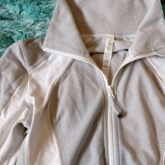 Lululemon Define Jacket - Picture 2 of 5